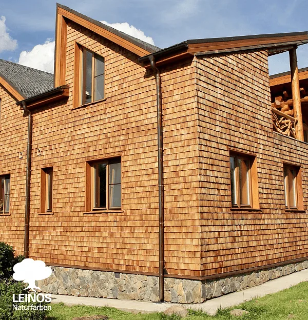 Cedar Shingle Facade with Natural Wood Oil